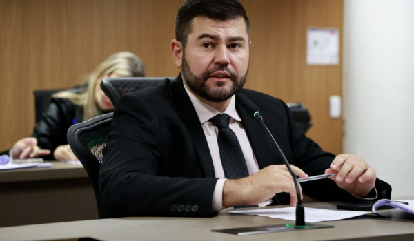 Em entrevista à TV Atual, Amilton Filho fala sobre futuro político e LDO 2026